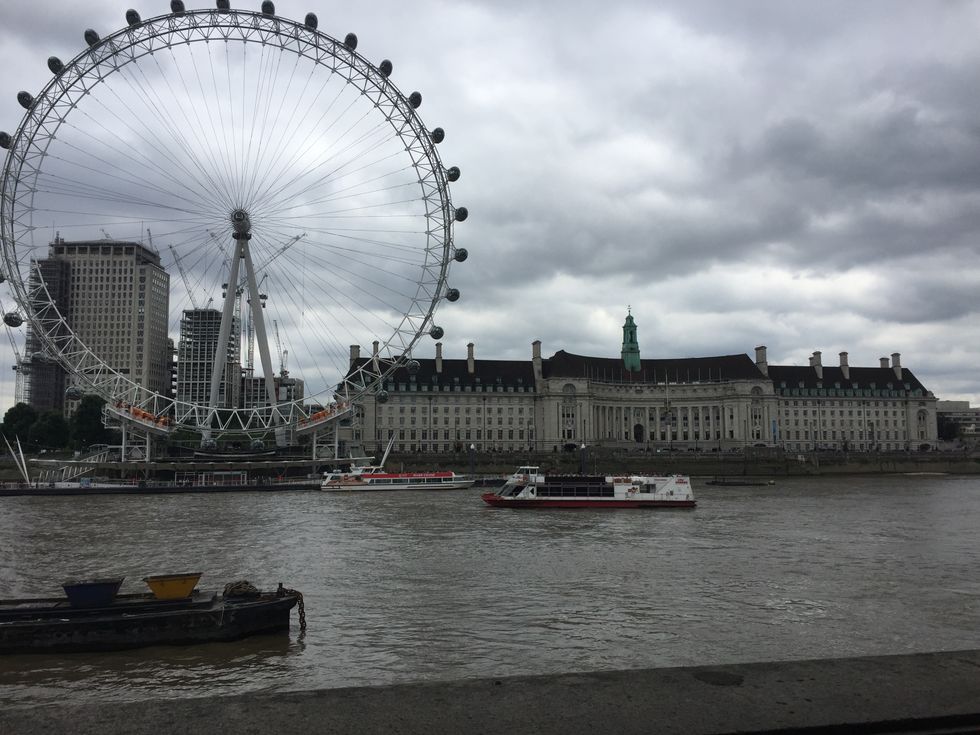 21 People You See On Every Train To London