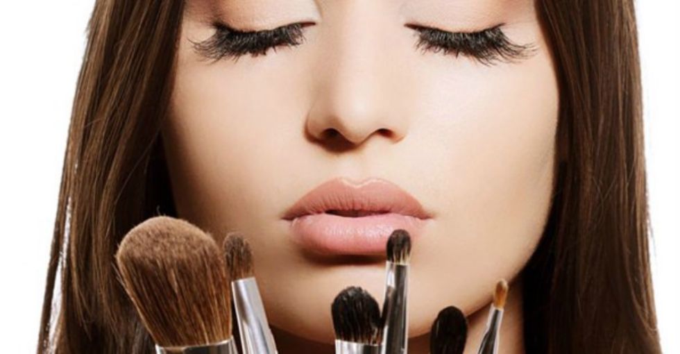 11 Things You Know Too Well If You Wear Makeup