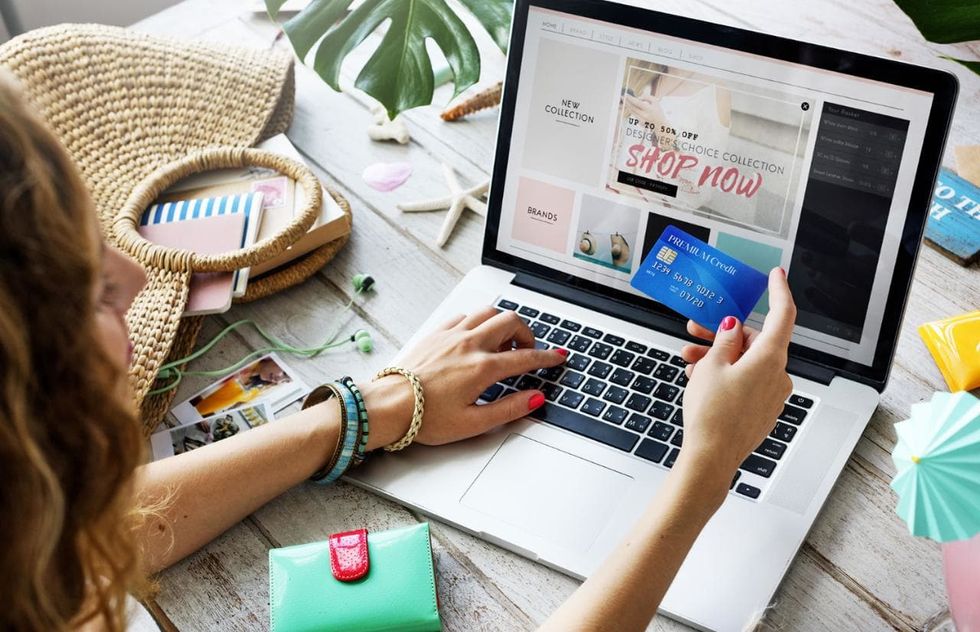 8 Reasons To Love Online Shopping