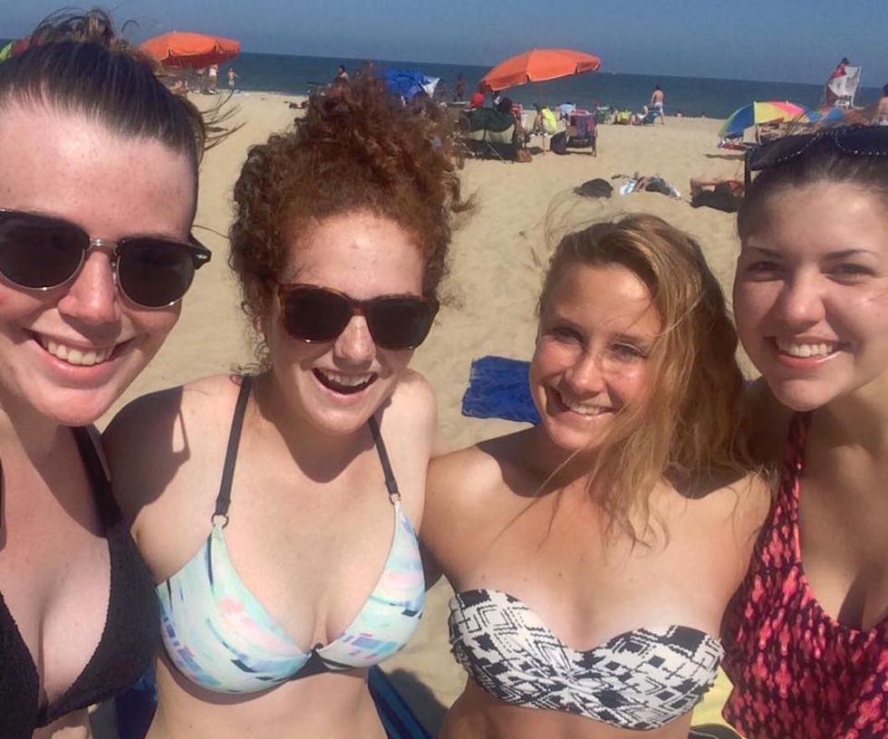 14 All Too Relatable Struggles Girls Have At The Beach