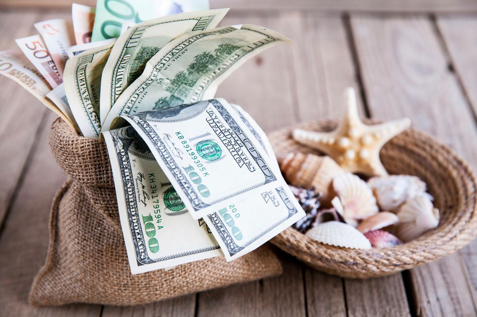 7 Quick Ways to Save Money This Summer