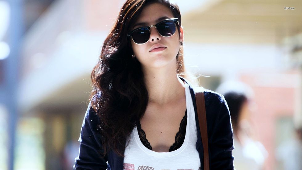 15 Signs You Are The Shade Queen of Your Friend Group