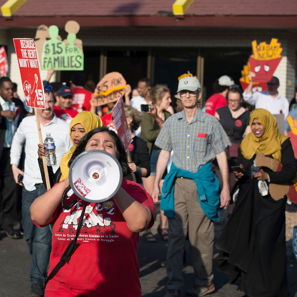 A Restaurant Manifesto - American Society Through The Eyes Of Customer & Restaurant Employees