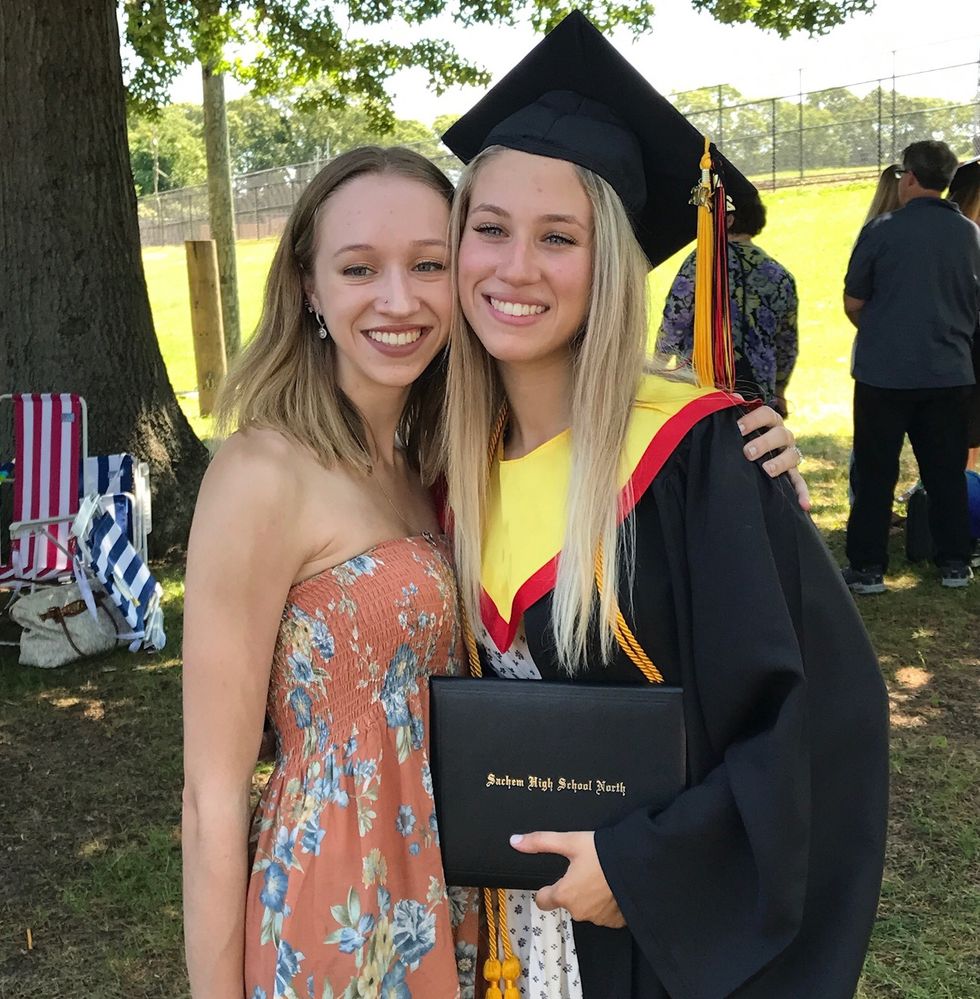 16 Things To Tell My Sister As She Graduates High School