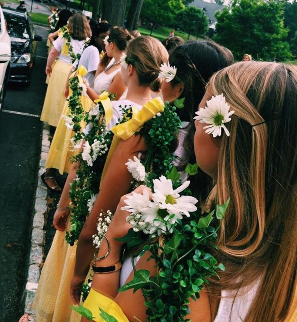 16 Signs You Went To An All-Girls School