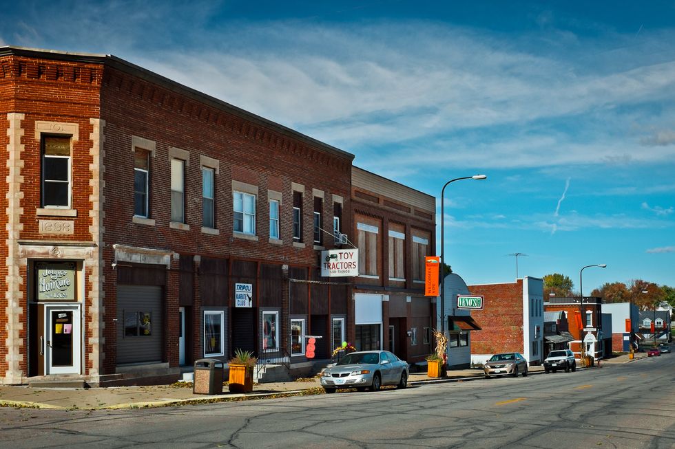 19 Signs You Grew Up In Small Town Iowa