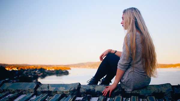 17 Things Only Girls With Long Hair Will Understand