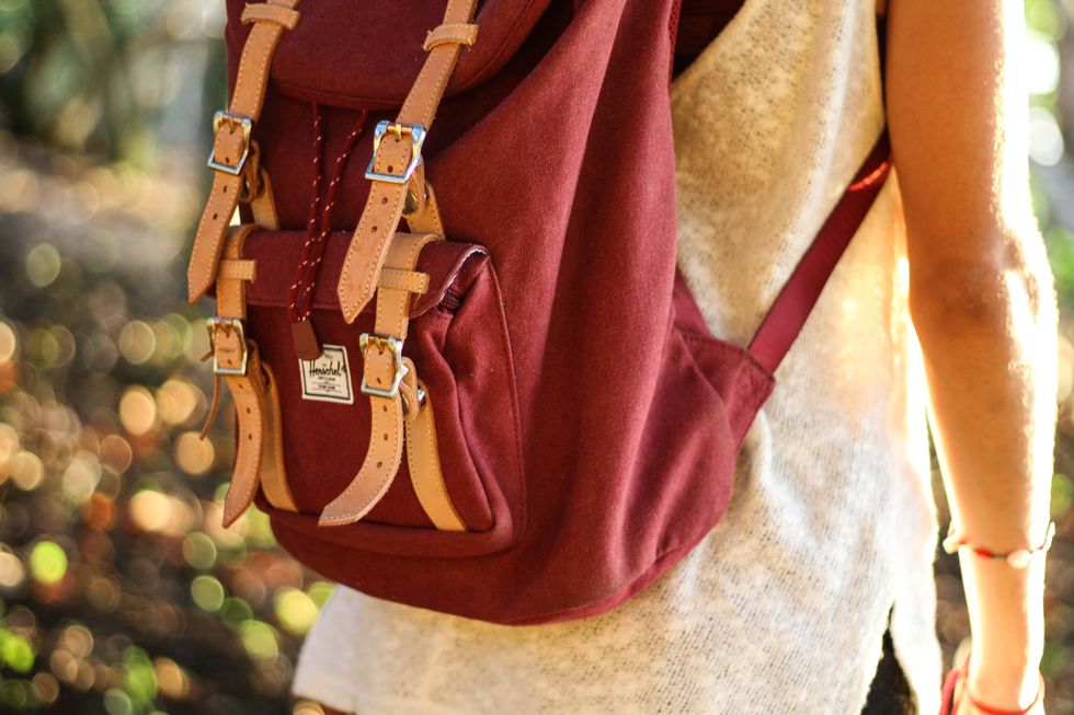 10 Things Every College Student Should Pack In Their Backpack