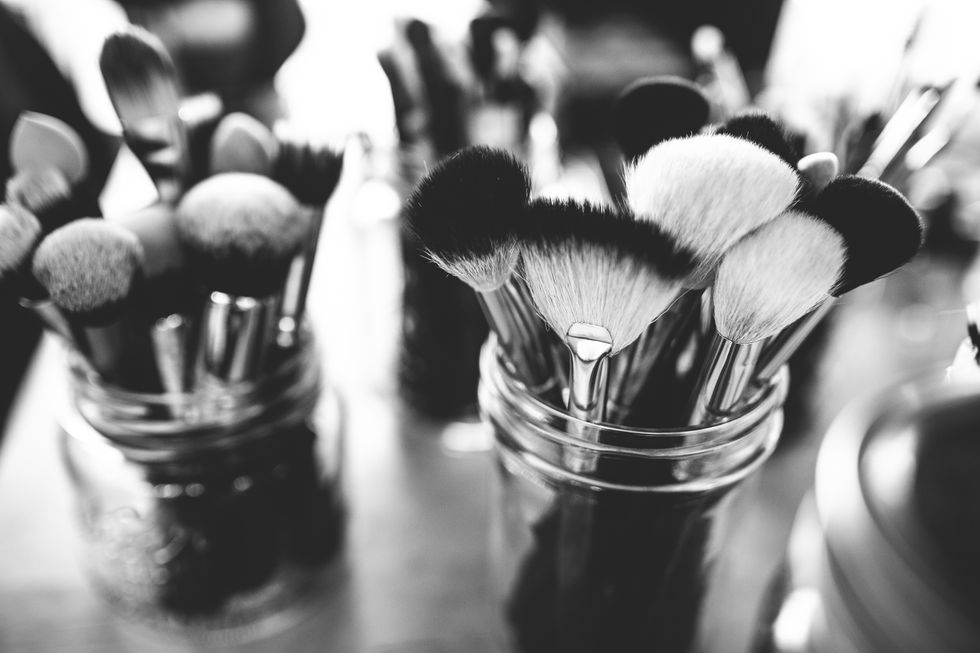 8 Thoughts You Have If You're A Girl That Doesn't Wear Makeup