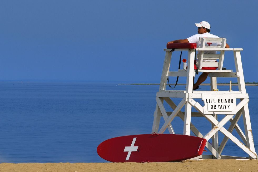 10 Struggles Only Lifeguards Know