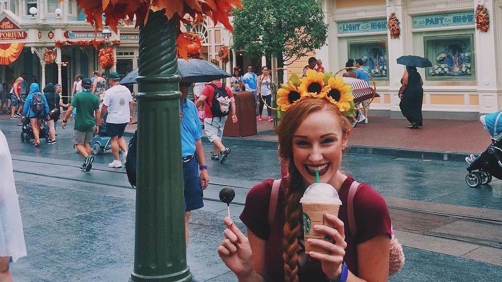 40 Things For The Perfect Fall Bucket List For College Students