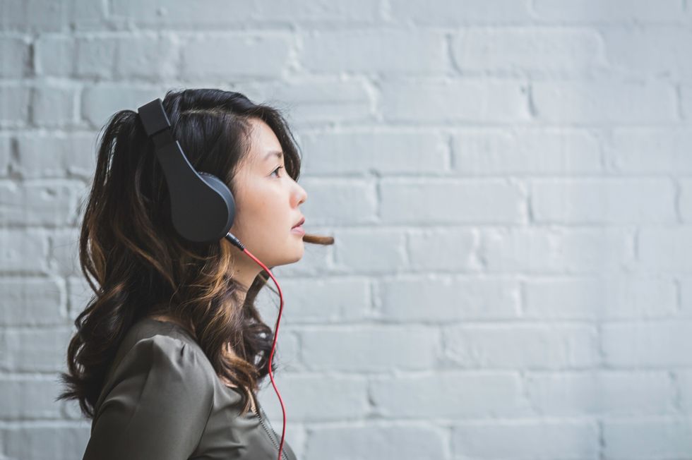5 Podcasts To Jumpstart Your Podcast Addiction