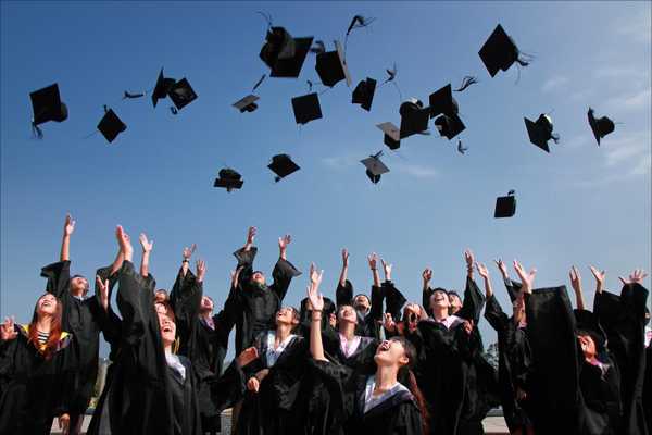 17 Gifts For the Recent Graduate