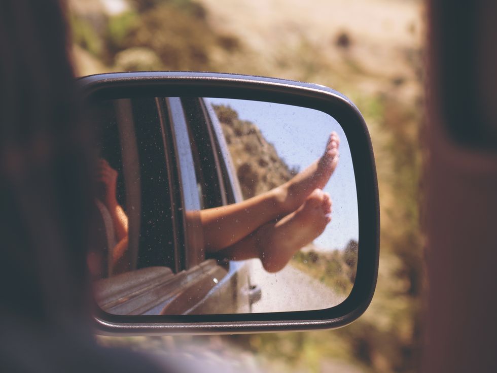 19 Thoughts You Can't Escape While On A Summer Road Trip
