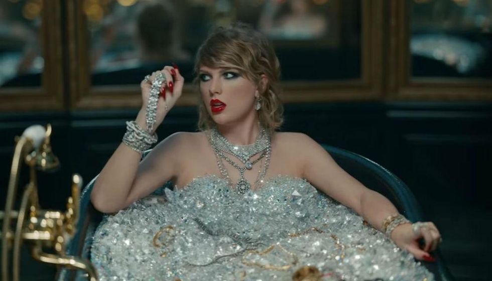 13 Things You Might've Missed In Taylor Swift's New Music Video