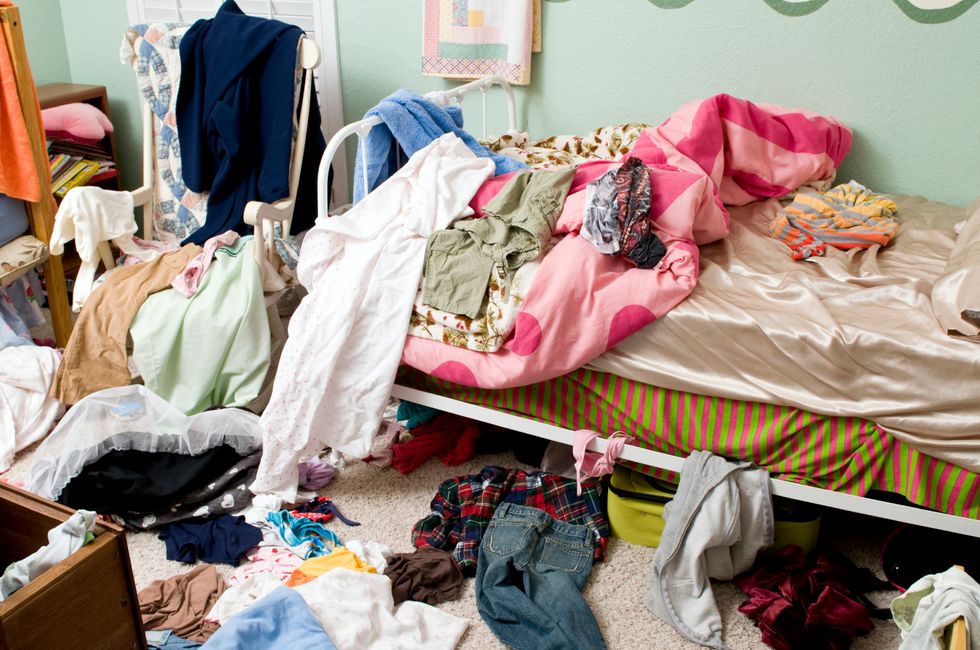 10 Thoughts You Have When You Are Cleaning Your Room | The Odyssey Online