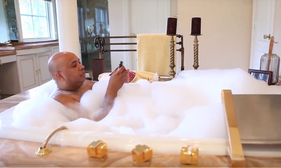 11 Reasons You Should Definitely Take That Hot Bath