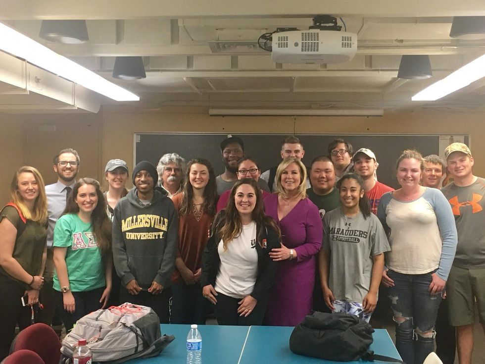 News anchor stuns journalism students with her experiences