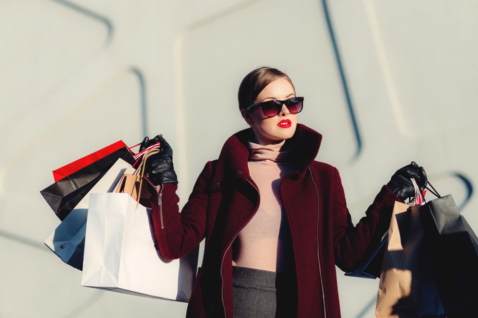 5 Real Struggles All Muscular Women Have When They Go Shopping