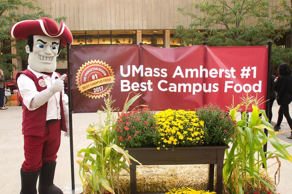 5 Ways To Avoid The 'Freshman 15' At UMass, The #1 Best Campus Food In America