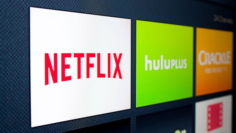 15 Sitcoms To Binge On Netflix