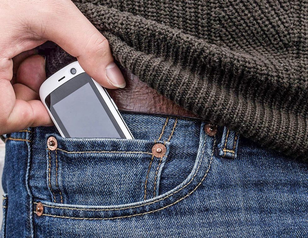 Ubihertz Launches The Smallest 4G Smartphone