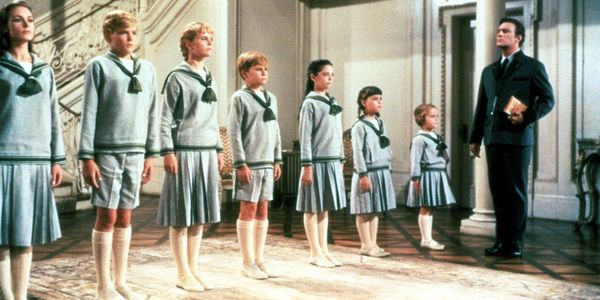 What It's Like Growing Up In a Big Family