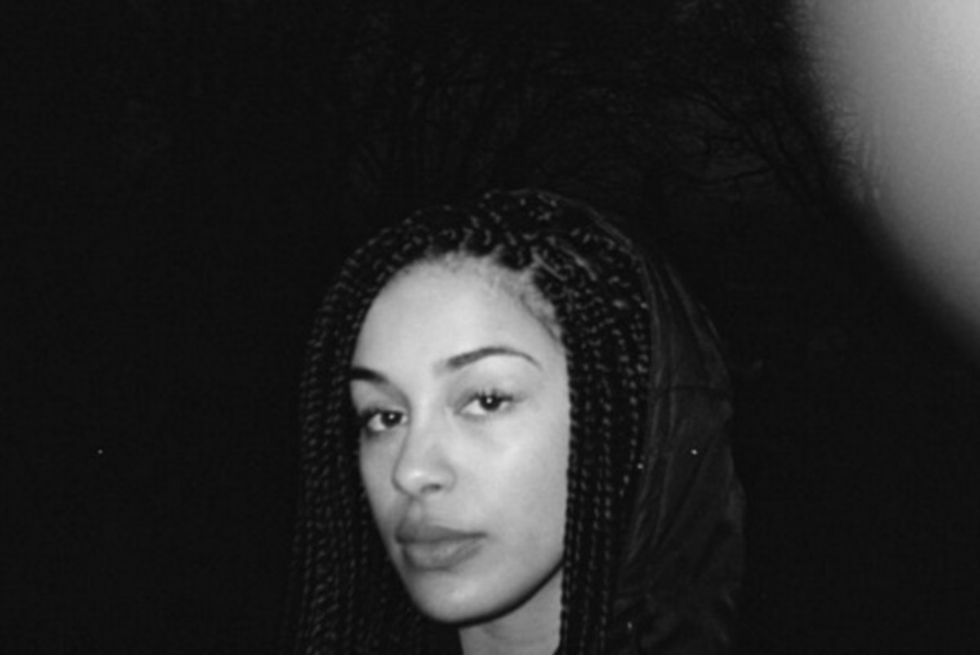 How Jorja Smith Went From Starbuck's Barista To New-Age Amy Winehouse