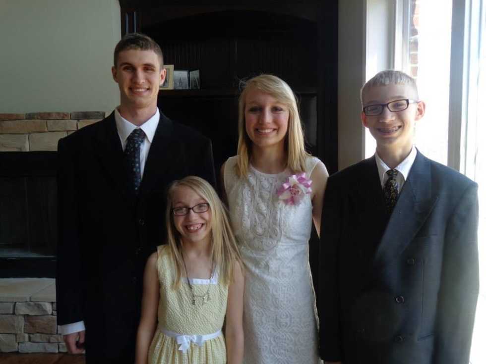 19 Signs You Grew Up With Two Or More Siblings