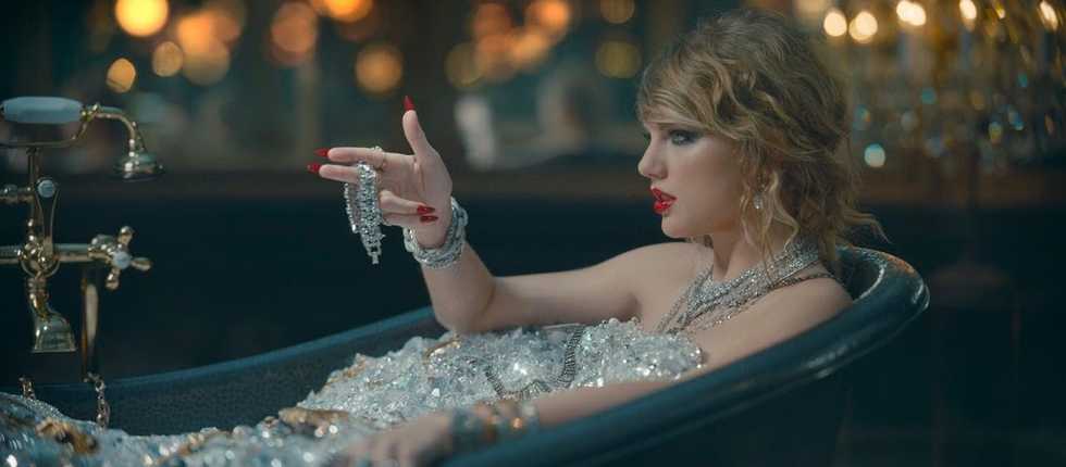 Taylor Swift Just Played Every SINGLE One Of Us