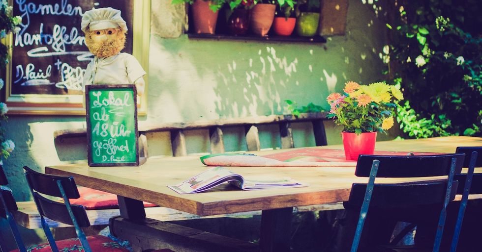 10 Tips From A Waitress, Even If You Can Only Remember 20 Percent