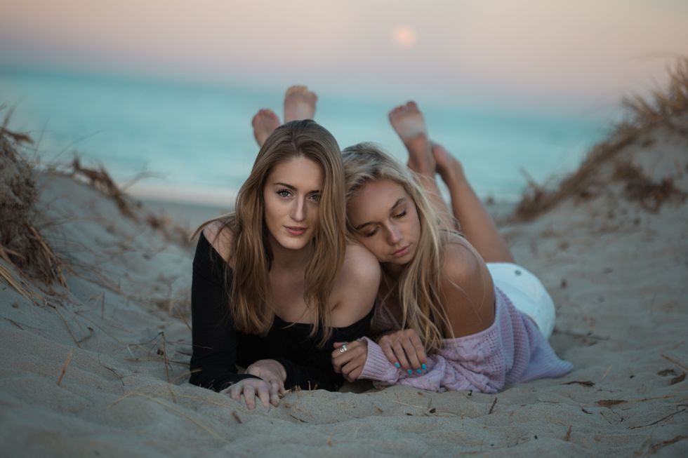 17 Questions You Are ALWAYS Asked If You're A Fraternal Twin