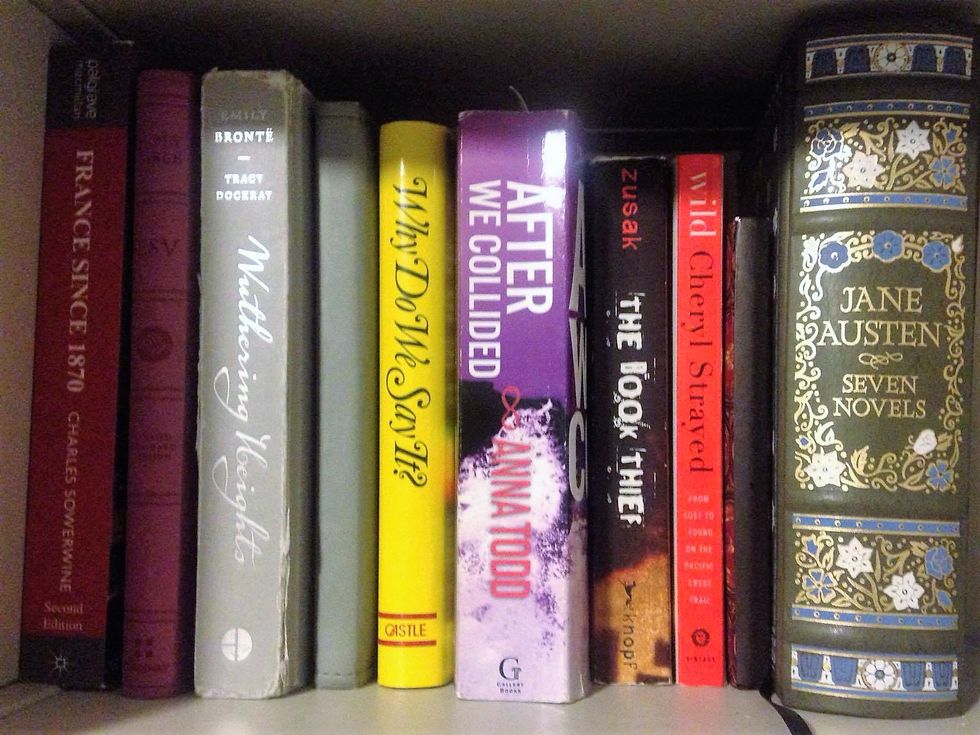7 Signs You Probably Prefer Books Over Other Humans