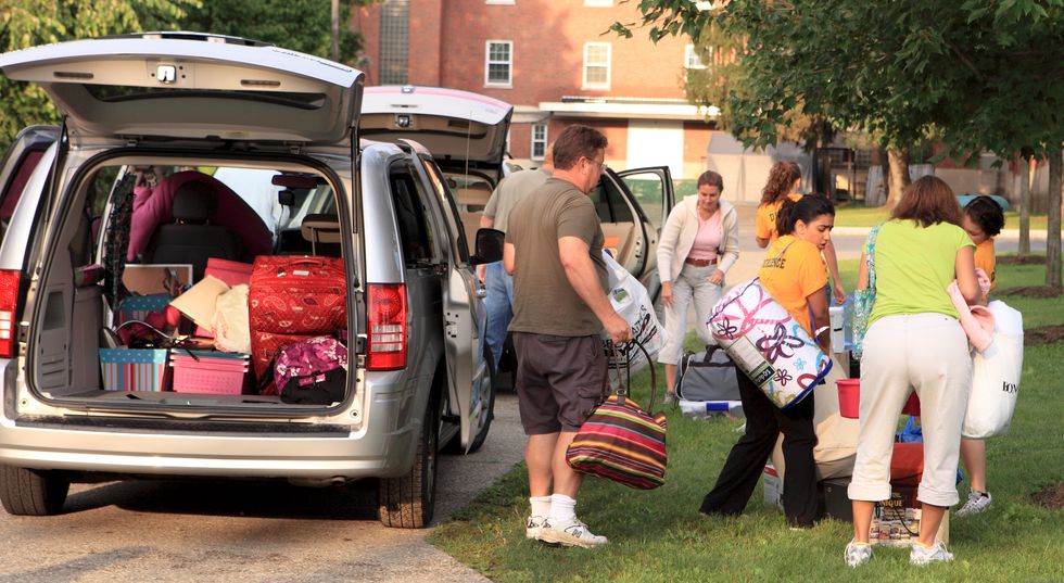 10 Struggles Every College Student Has On Move In Day