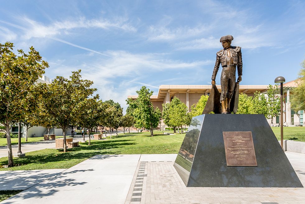 3 Major Reasons Why I Don't Regret Staying Home For College