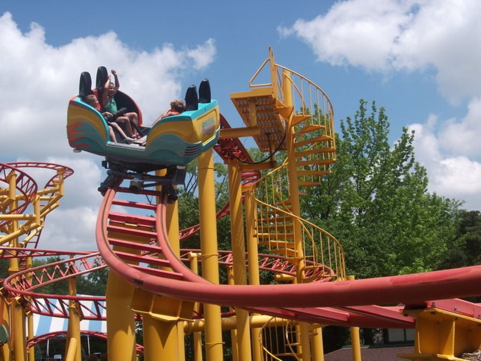7 Pros And Cons Of Working At An Amusement Park