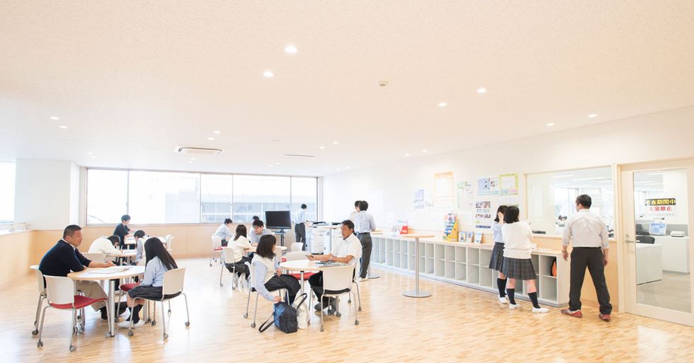 7 Bands You Should Listen To While You Study For Finals