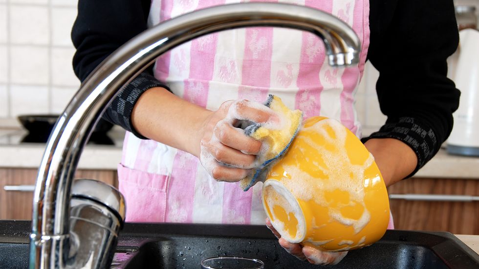 The 5 Best And Worst Chores According To A College Student