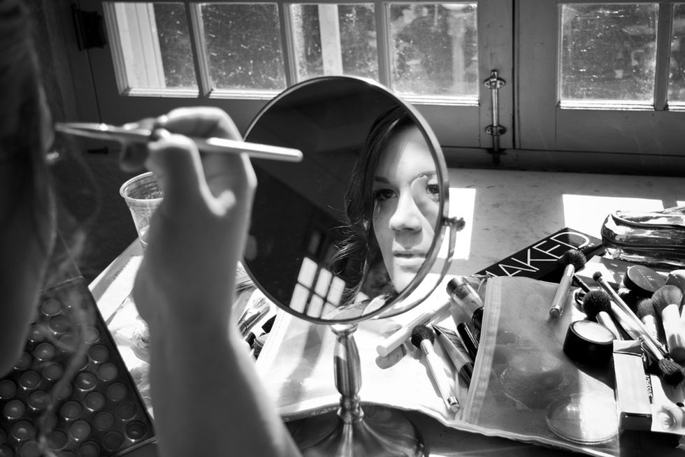 10 Stages Of Getting Ready For A Night Out