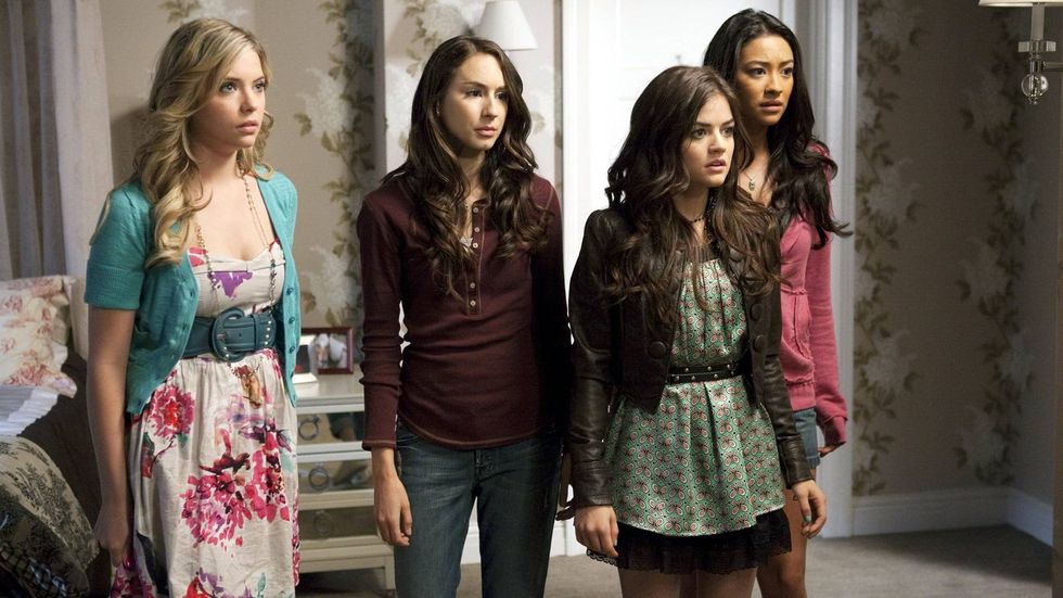 Thoughts You Have Re-Watching 'Pretty Little Liars'