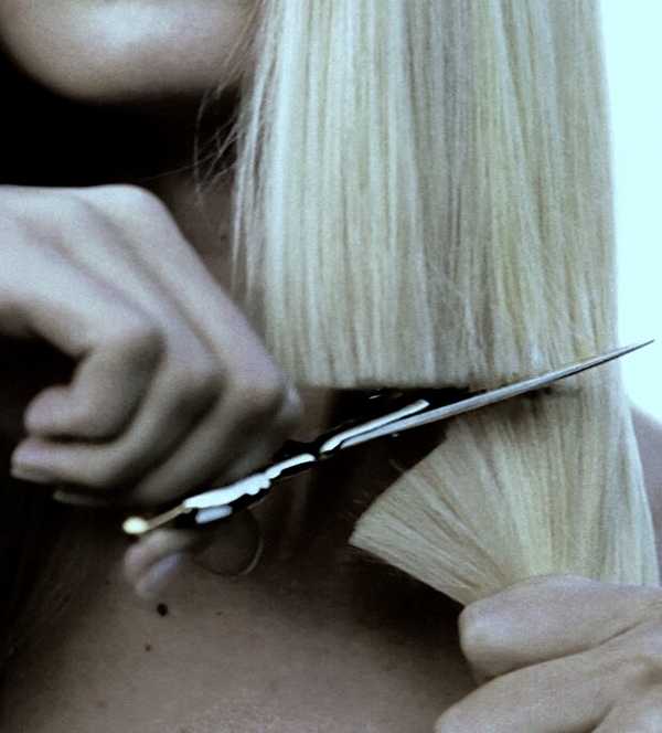 The 6 Stages Of A Dramatic Hair Change