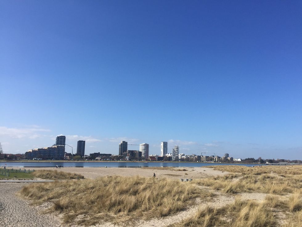 10 Types of People You Meet Abroad