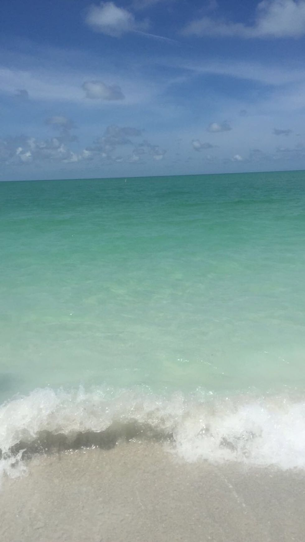 Here Are Your 8 Beach Day Necessities