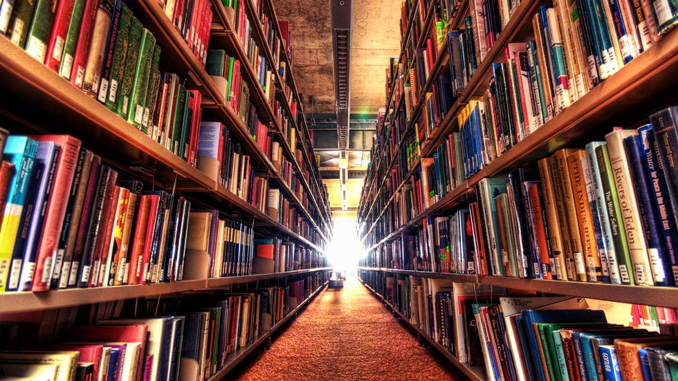 5 Ways To Power Through The End-Of-Semester Late Nights In The Library