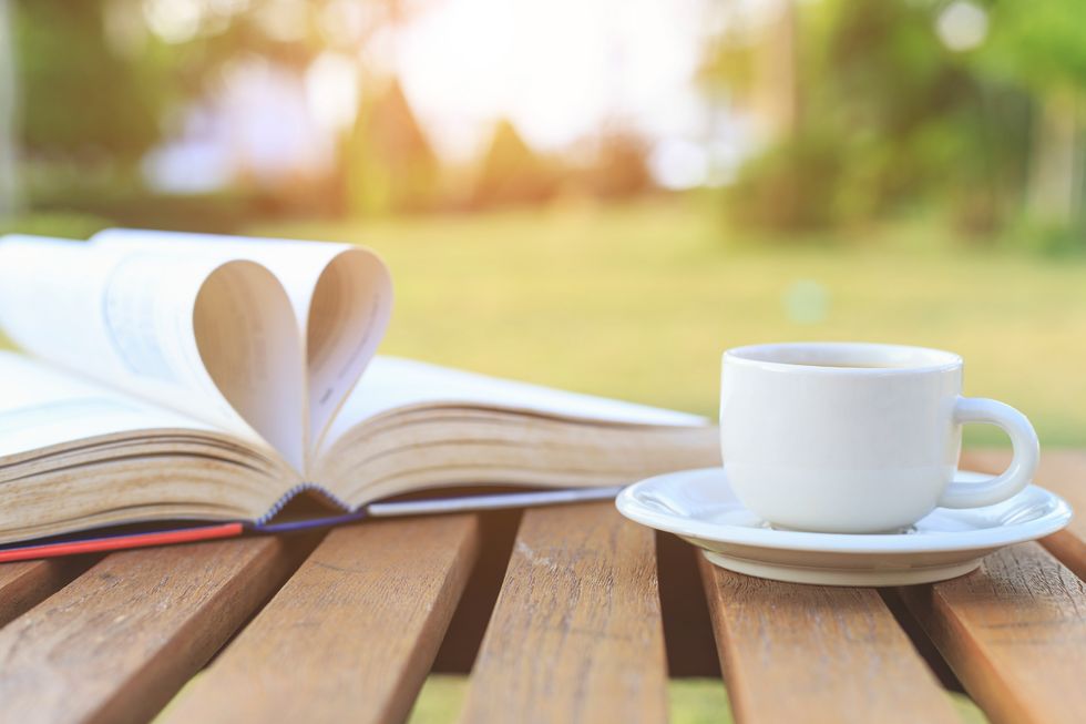 8 Cute Summer Reads For Those Rainy Days