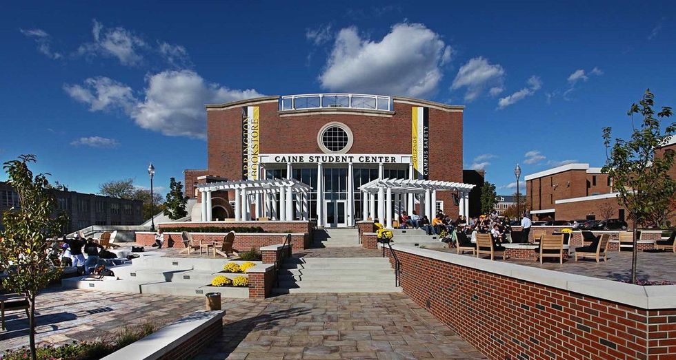 17 Things All Adrian College Students Need To Do Before Graduation