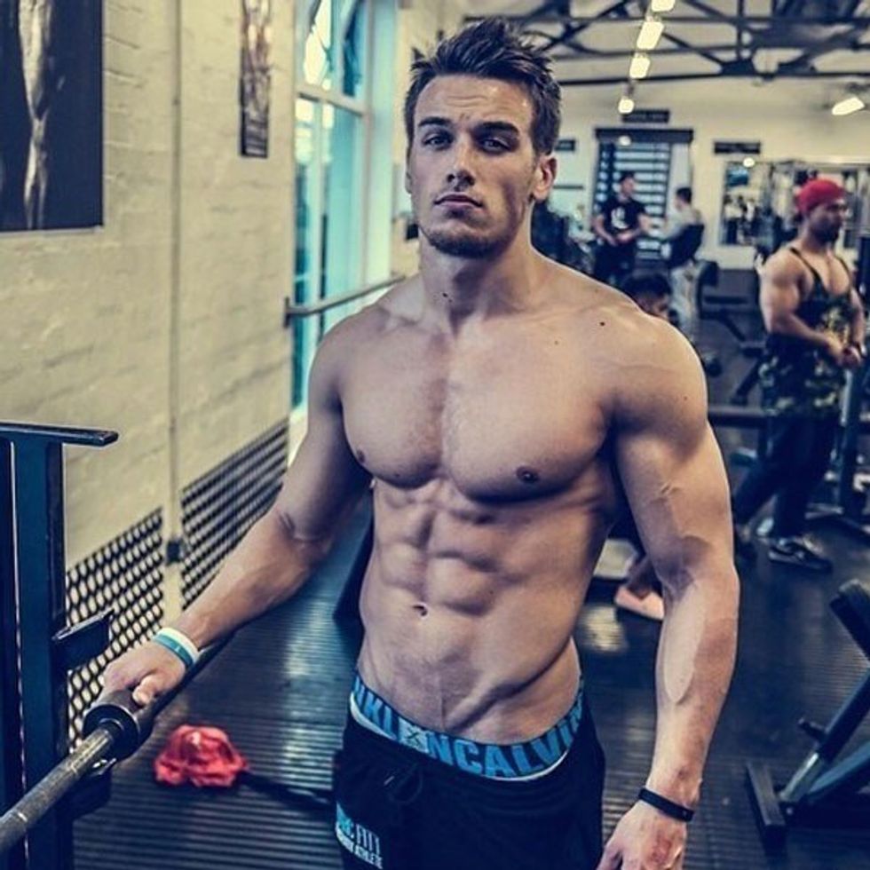 Resting Between Sets At The Gym