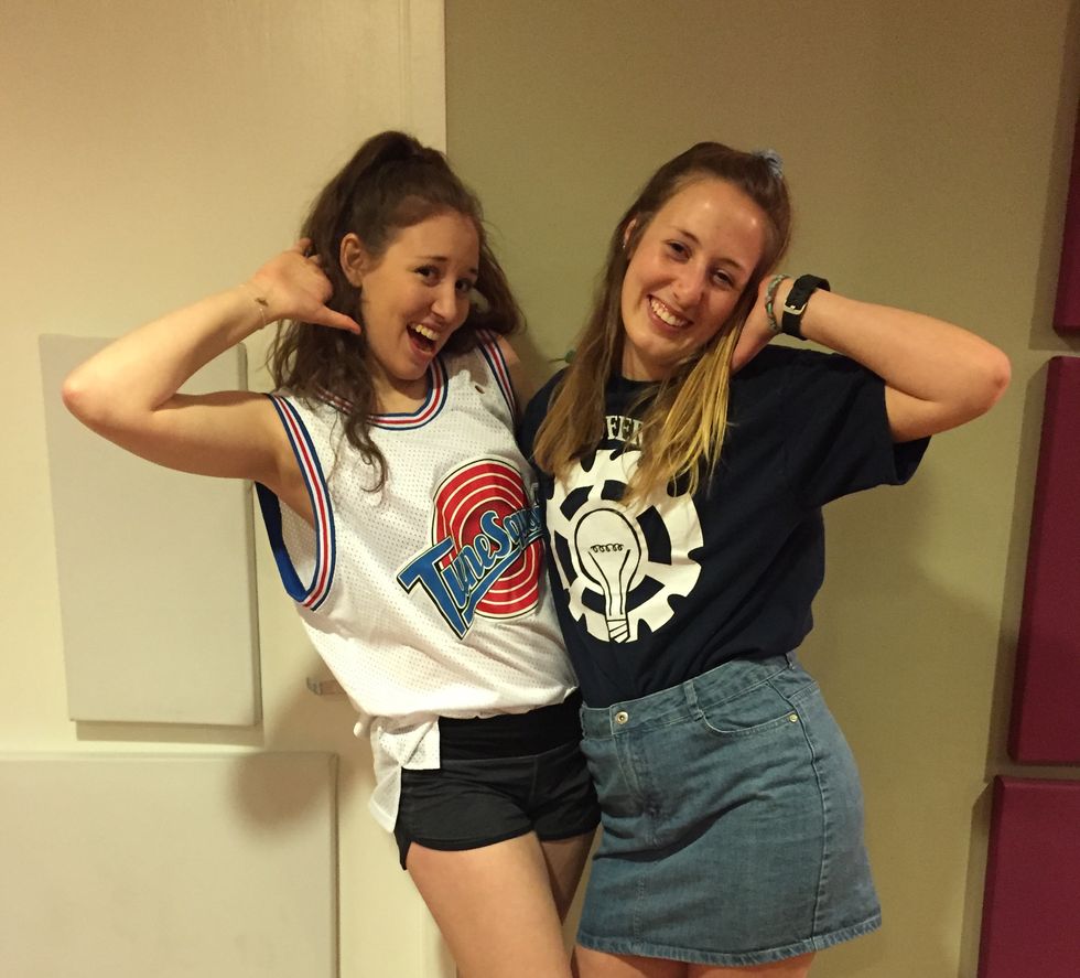 10 Things You Can Relate To If You And Your Sister Go To Different Colleges And Are Best Friends