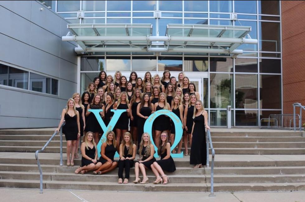 What It's Like Living In A House Full of 35 Girls