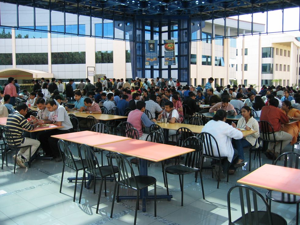 5 Ways to Hack Your Campus Dining Hall